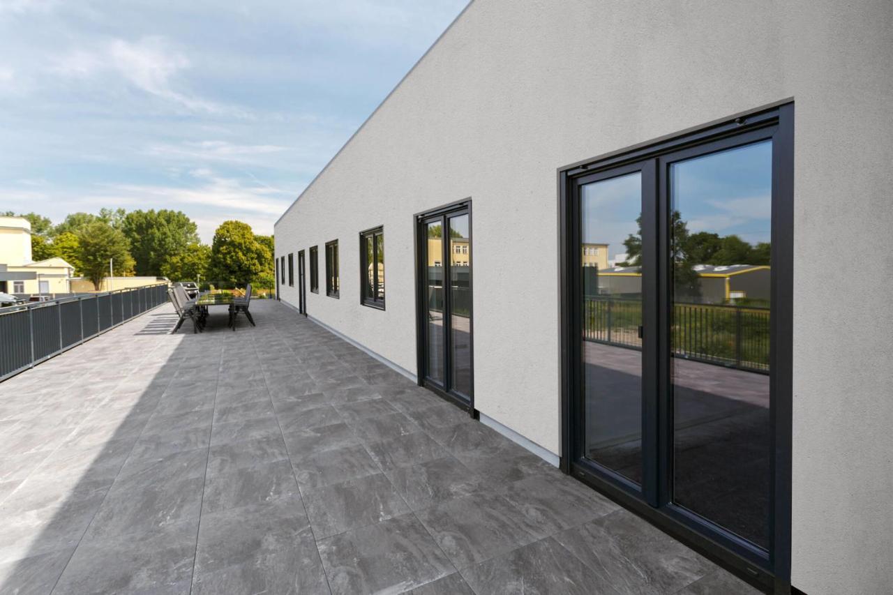 Monteurzimmer Berlin Pankow Mit Dachterrasse - Nur 10 Min. Von Der A10 - 3 Zimmer/ 7 Betten Exterior photo